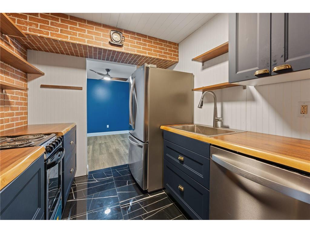 2700 Oxford Street N #101 Roseville MN 55113 7057425 image8