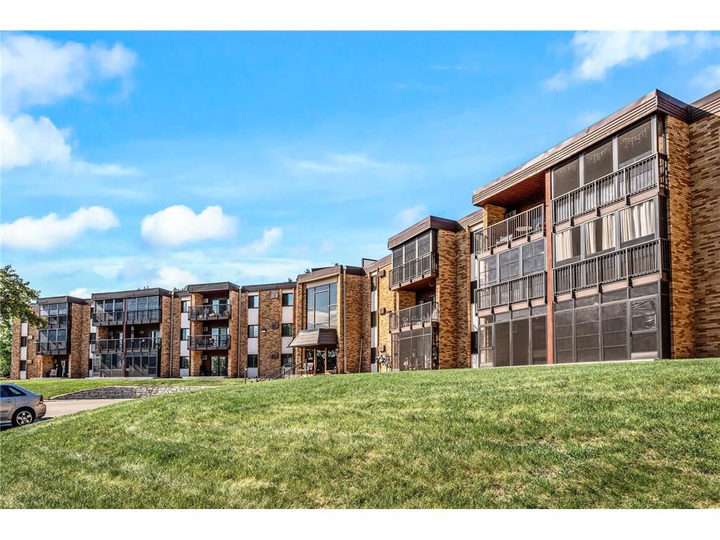 2700 Oxford Street N #102 Roseville MN 55113 6716654 image1