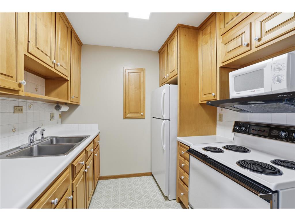2700 Oxford Street N #102 Roseville MN 55113 7036034 image7