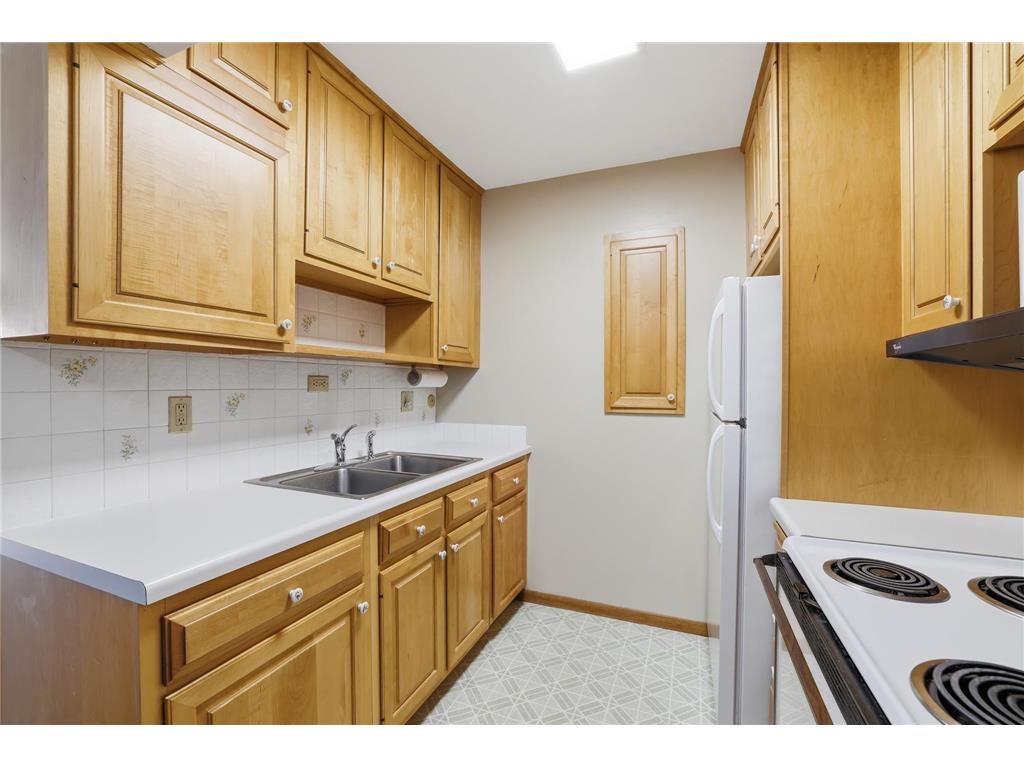 2700 Oxford Street N #102 Roseville MN 55113 7036034 image8