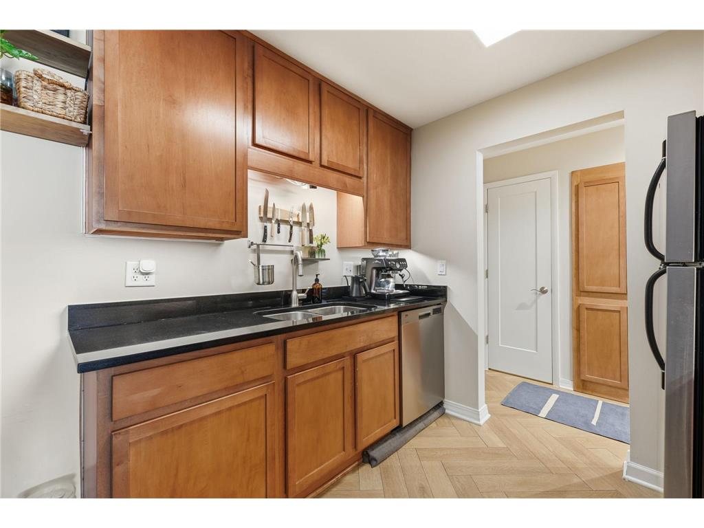2700 W 44th Street #114 Minneapolis MN 55410 7103113 image5