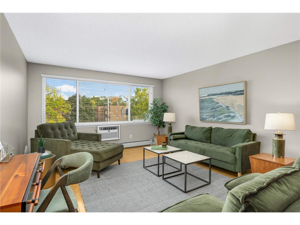 2700 W 44th Street #401 Minneapolis MN 55410 - Harriet Lake 6771556 image1