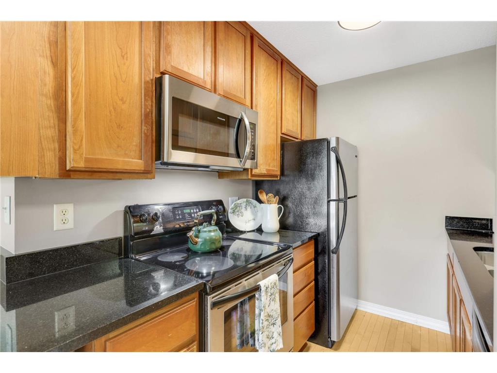 2700 W 44th Street #401 Minneapolis MN 55410 - Harriet Lake 6771556 image6