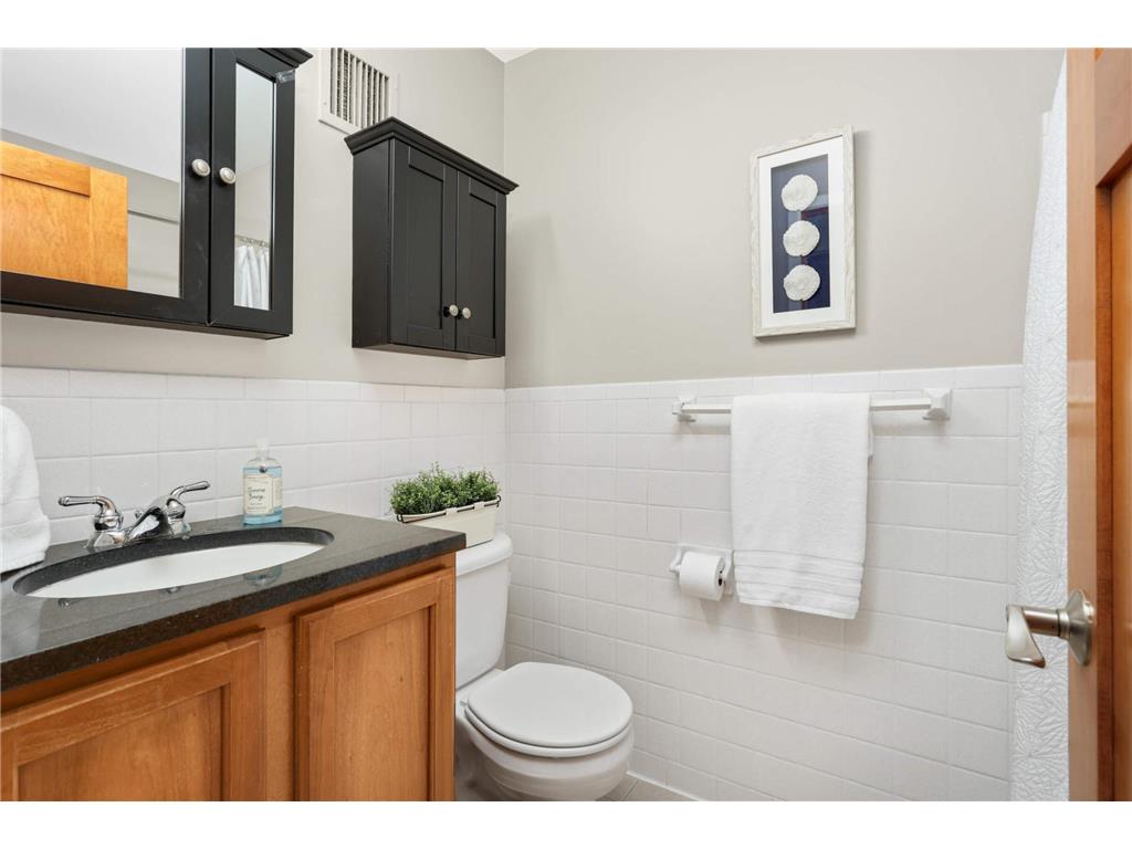 2700 W 44th Street #401 Minneapolis MN 55410 - Harriet Lake 6771556 image7