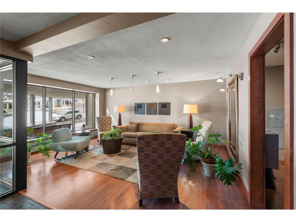 2700 W 44th Street #403 Minneapolis MN 55410 7035705 image10
