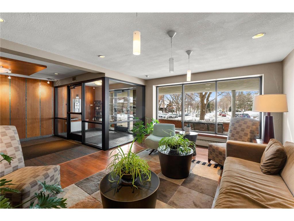 2700 W 44th Street #403 Minneapolis MN 55410 7035705 image11