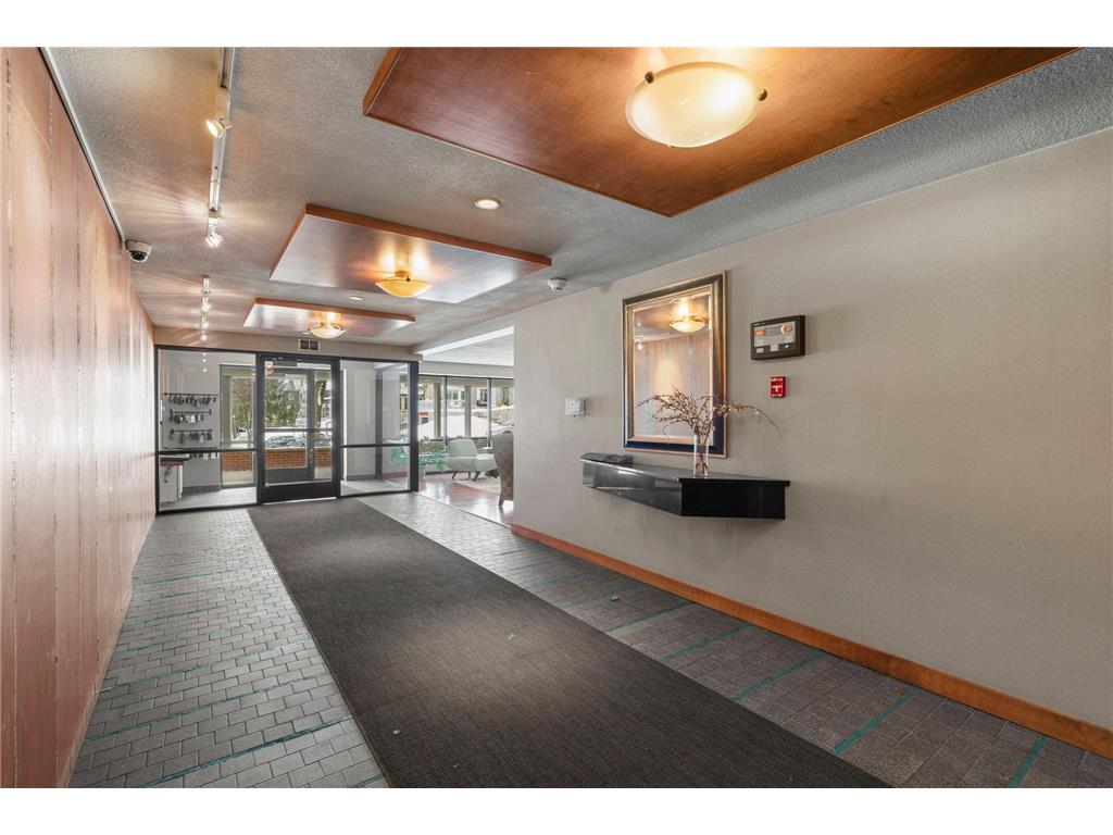 2700 W 44th Street #403 Minneapolis MN 55410 7035705 image12