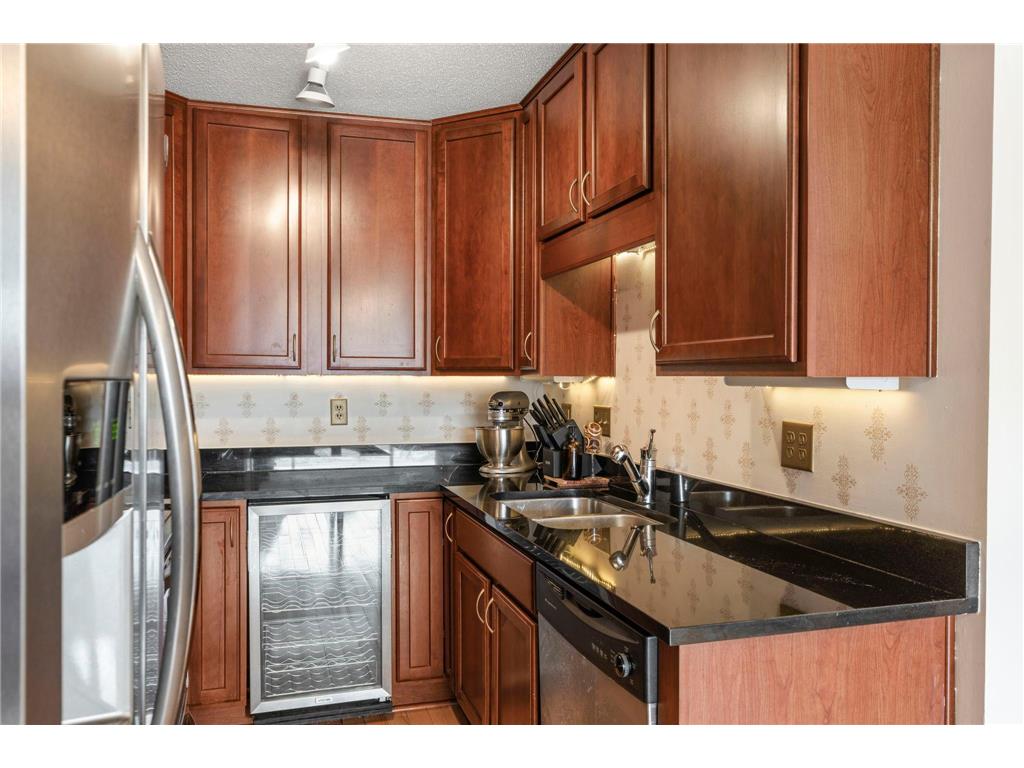 2700 W 44th Street #403 Minneapolis MN 55410 7035705 image17