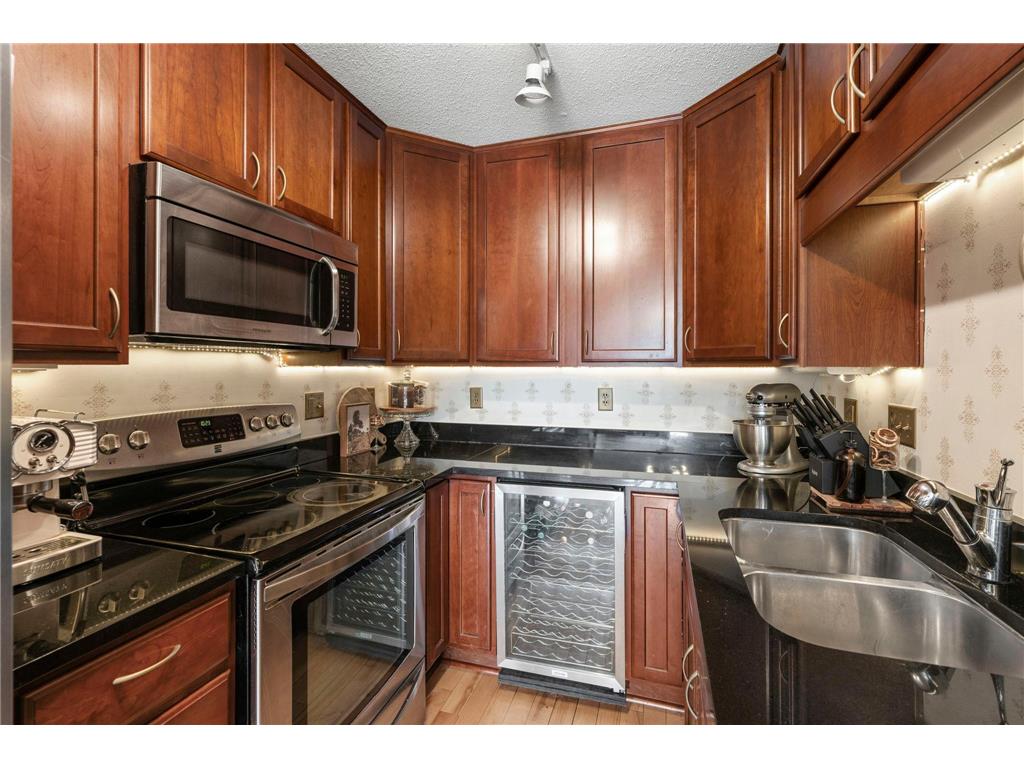 2700 W 44th Street #403 Minneapolis MN 55410 7035705 image18