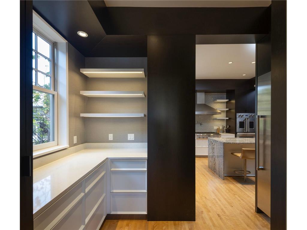 2700 W Lake Of The Isles Parkway Minneapolis MN 55416 - Lake of the Isles 7011934 image10