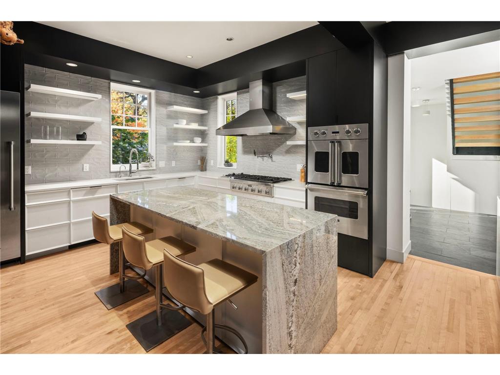 2700 W Lake Of The Isles Parkway Minneapolis MN 55416 - Lake of the Isles 7011934 image11