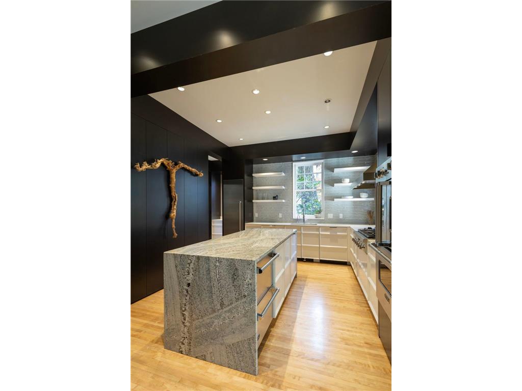 2700 W Lake Of The Isles Parkway Minneapolis MN 55416 - Lake of the Isles 7011934 image13