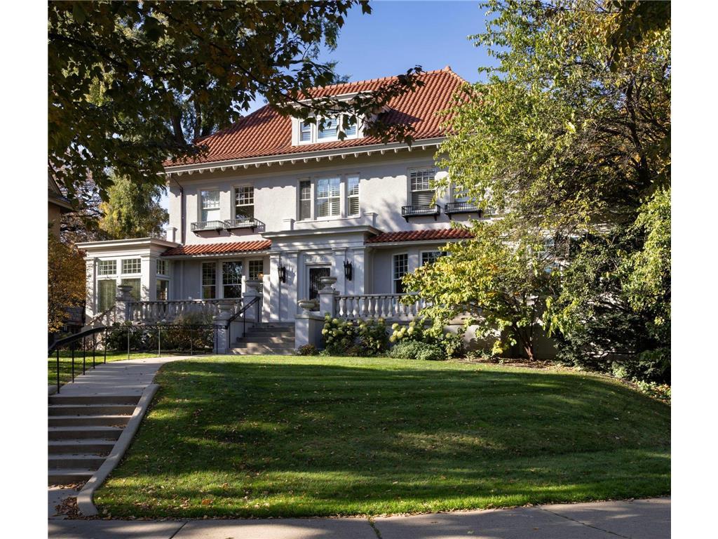 2700 W Lake Of The Isles Parkway Minneapolis MN 55416 - Lake of the Isles 7011934 image2