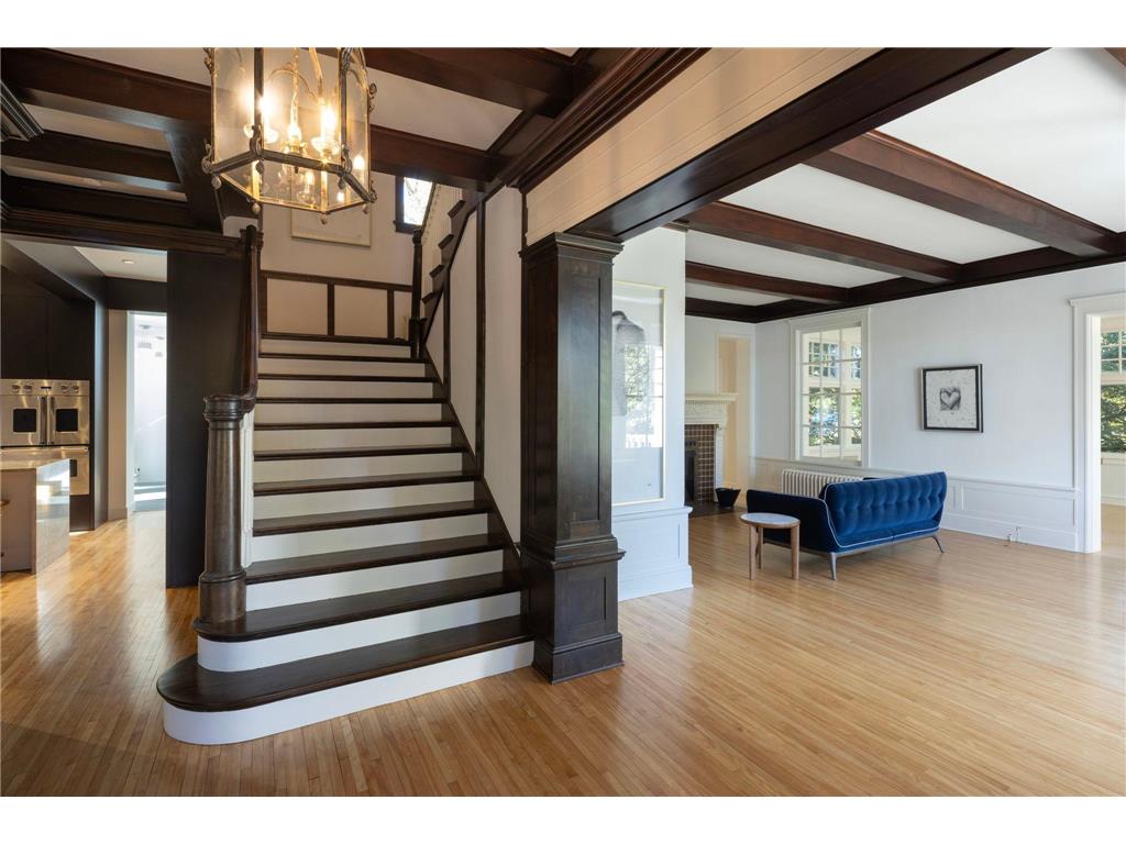 2700 W Lake Of The Isles Parkway Minneapolis MN 55416 - Lake of the Isles 7011934 image3