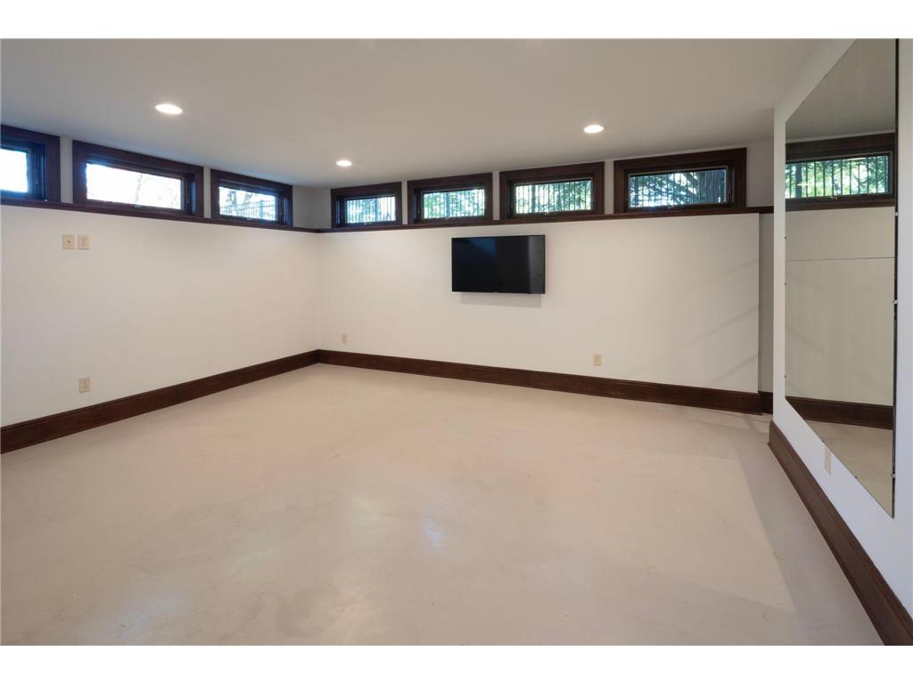 2700 W Lake Of The Isles Parkway Minneapolis MN 55416 - Lake of the Isles 7011934 image38