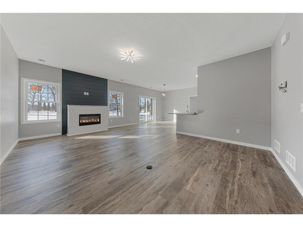 2702 Park Avenue NW Faribault MN 55021 6816056 image14