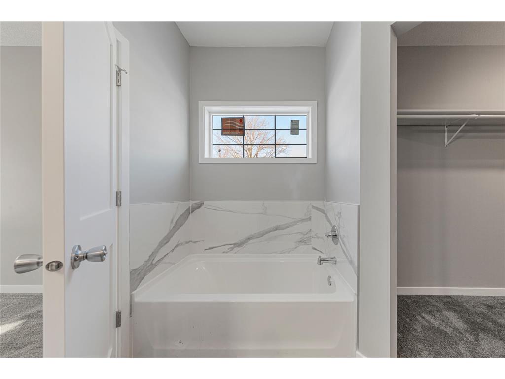 2702 Park Avenue NW Faribault MN 55021 6816056 image23