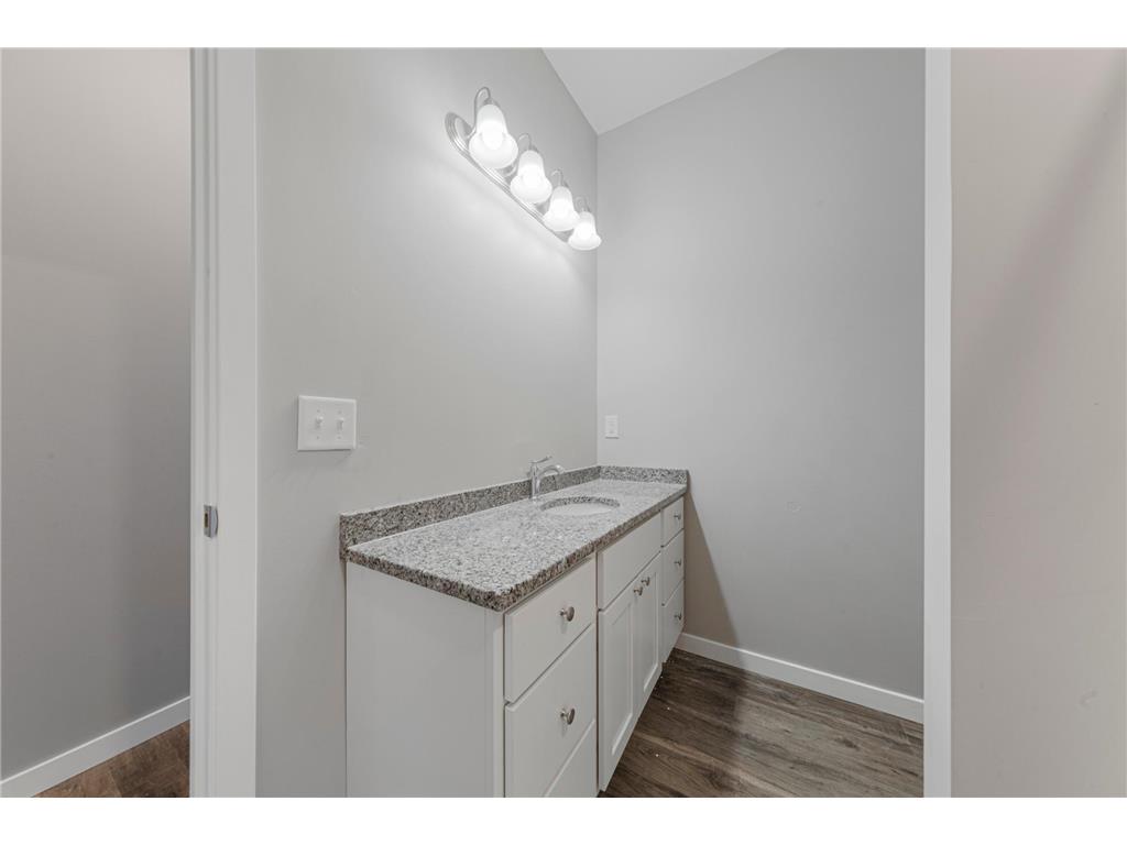 2702 Park Avenue NW Faribault MN 55021 6816056 image29