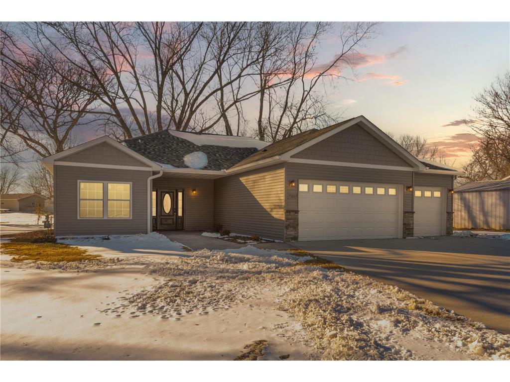 2702 Park Avenue NW Faribault MN 55021 6816056 image3