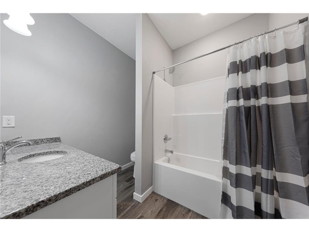 2702 Park Avenue NW Faribault MN 55021 6816056 image30
