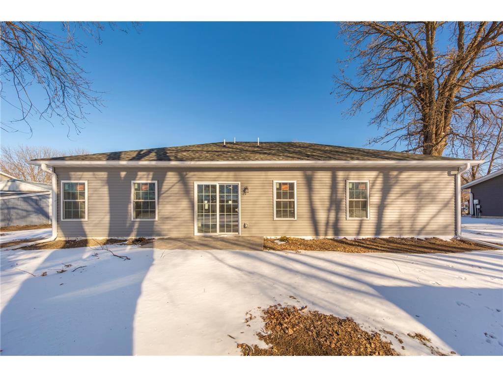 2702 Park Avenue NW Faribault MN 55021 6816056 image34
