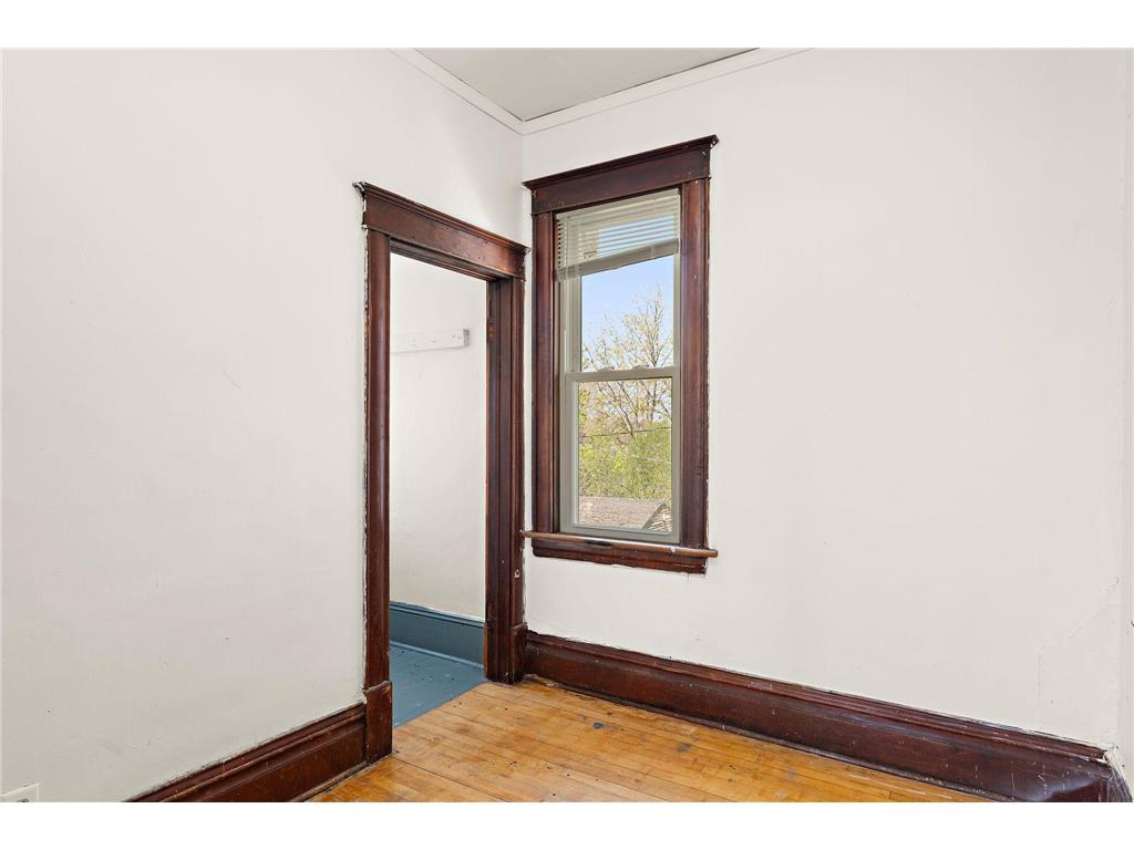 2703 Humboldt Avenue N Minneapolis MN 55411 7070603 image16