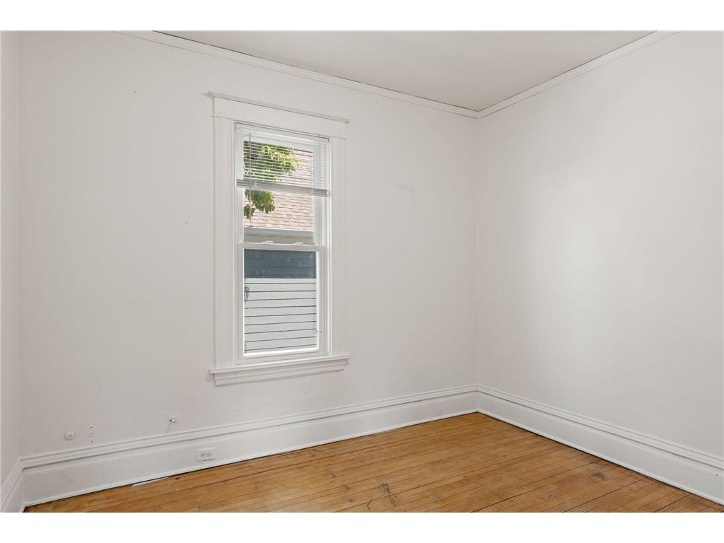 2703 Humboldt Avenue N Minneapolis MN 55411 7070603 image17