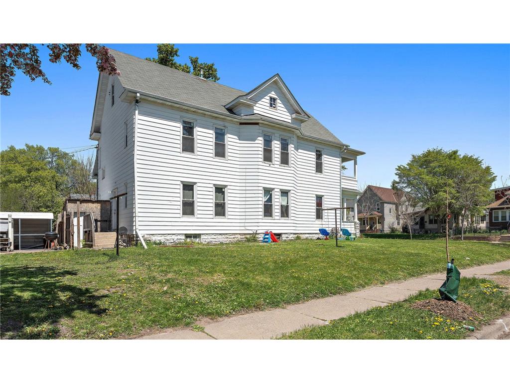 2703 Humboldt Avenue N Minneapolis MN 55411 7070603 image22