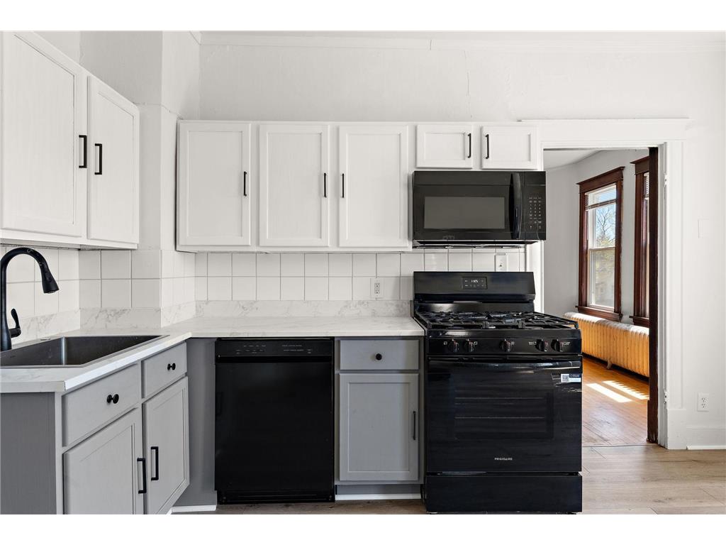 2703 Humboldt Avenue N Minneapolis MN 55411 7070603 image3