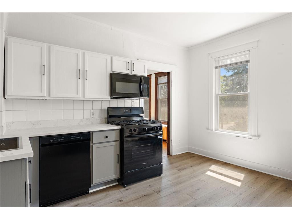 2703 Humboldt Avenue N Minneapolis MN 55411 7070603 image4