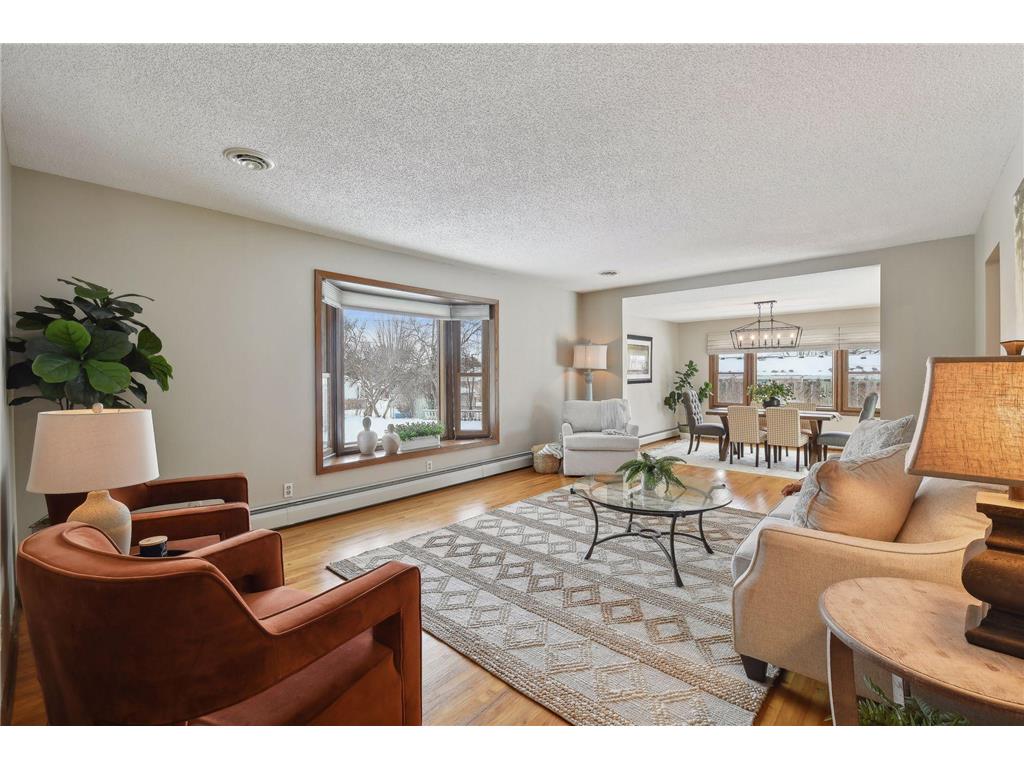 2704 27th Place Burnsville MN 55337 6507666 image1