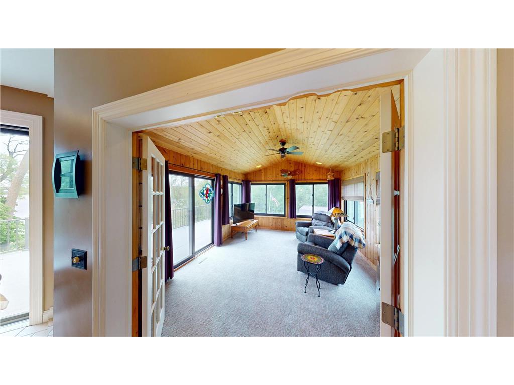 2704 Campus Lane Albert Lea MN 56007 - White 6715116 image13