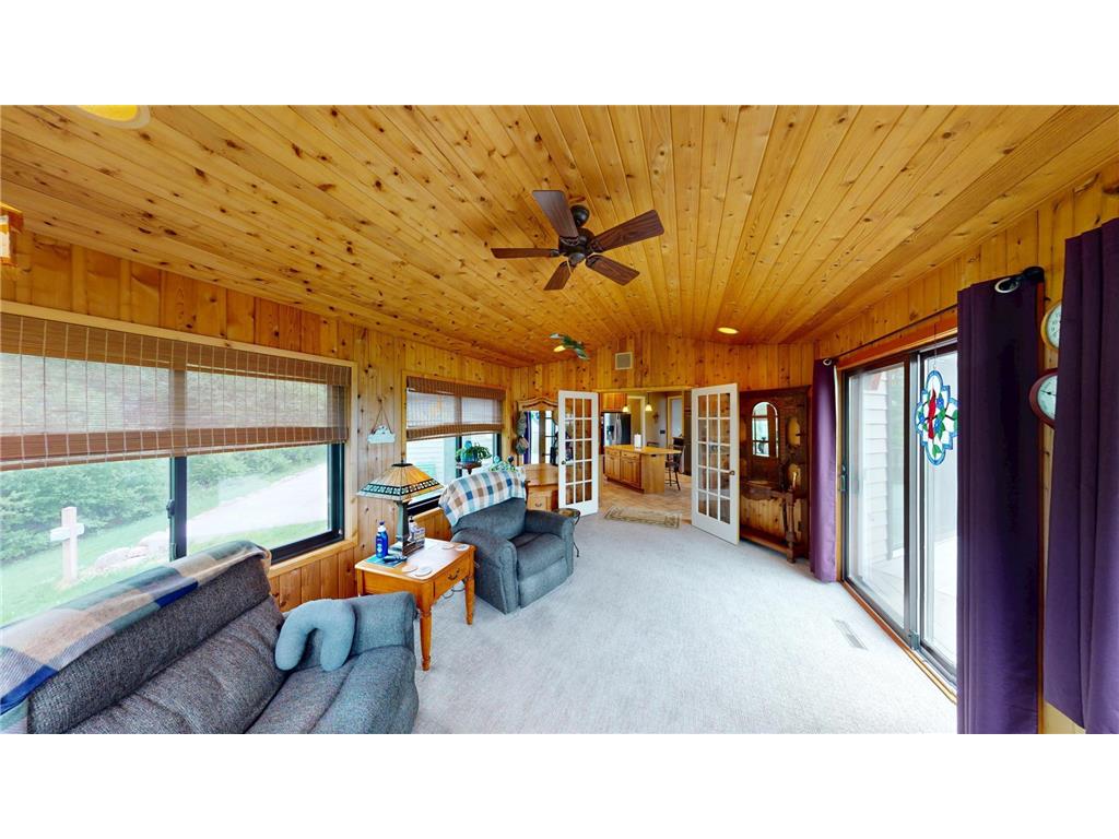 2704 Campus Lane Albert Lea MN 56007 - White 6715116 image14