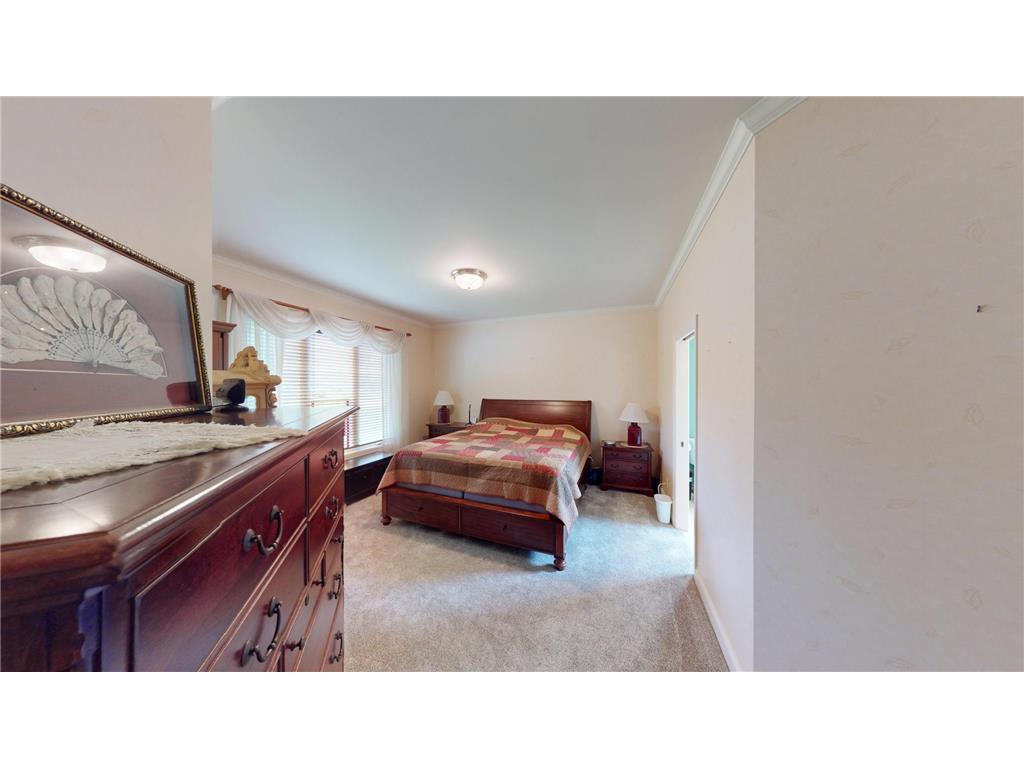 2704 Campus Lane Albert Lea MN 56007 - White 6715116 image15