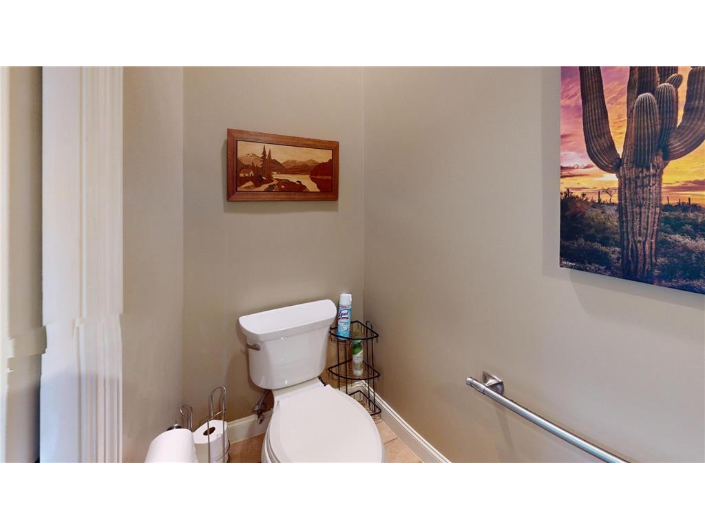 2704 Campus Lane Albert Lea MN 56007 - White 6715116 image20