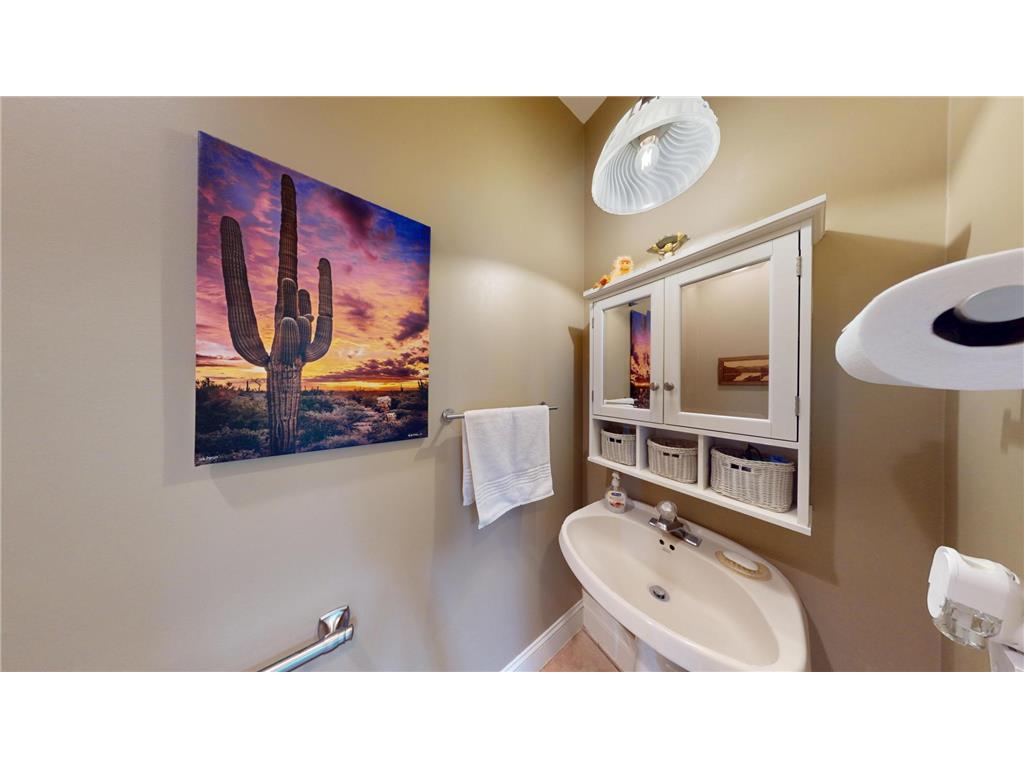 2704 Campus Lane Albert Lea MN 56007 - White 6715116 image21