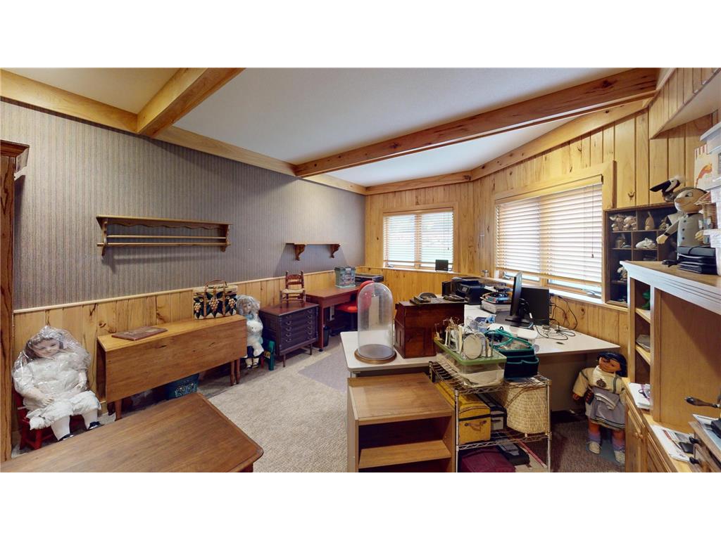 2704 Campus Lane Albert Lea MN 56007 - White 6715116 image26