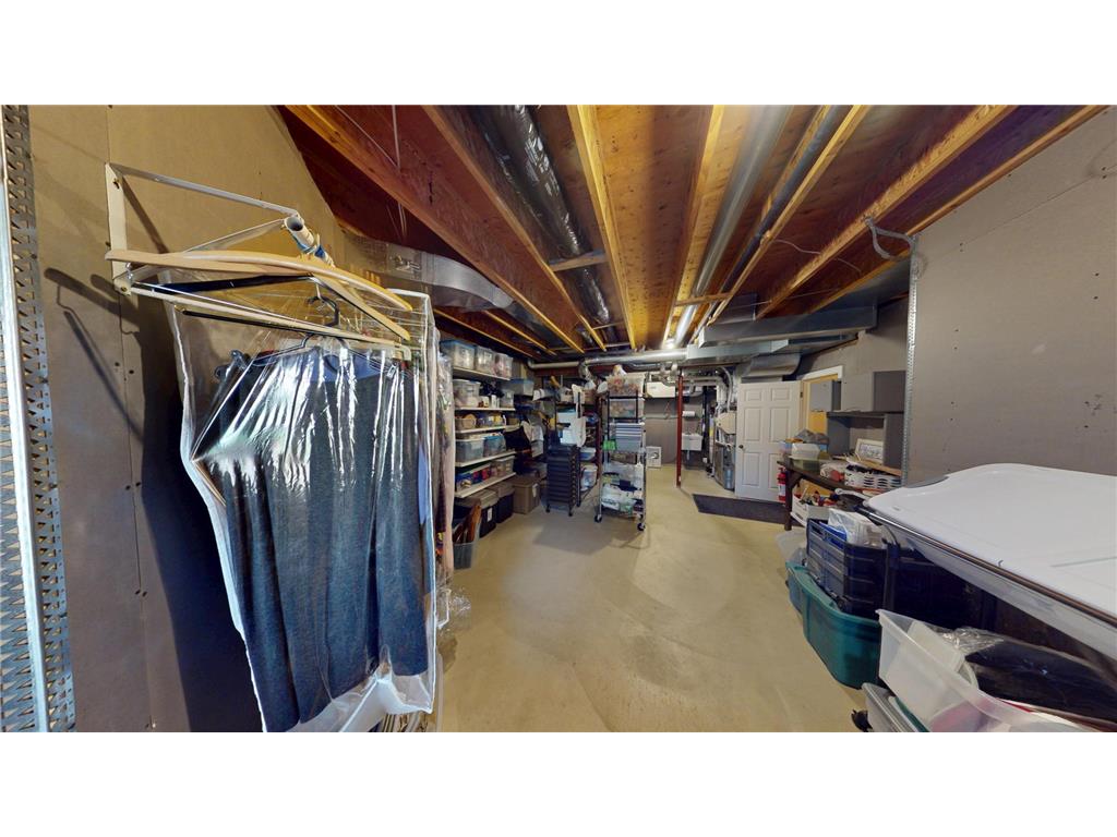 2704 Campus Lane Albert Lea MN 56007 - White 6715116 image38