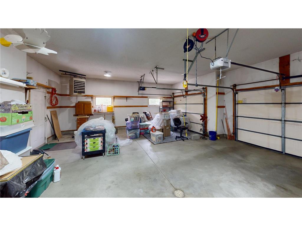 2704 Campus Lane Albert Lea MN 56007 - White 6715116 image39