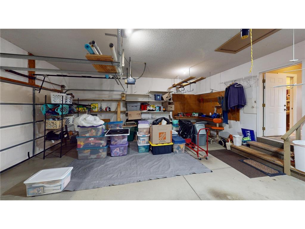 2704 Campus Lane Albert Lea MN 56007 - White 6715116 image40