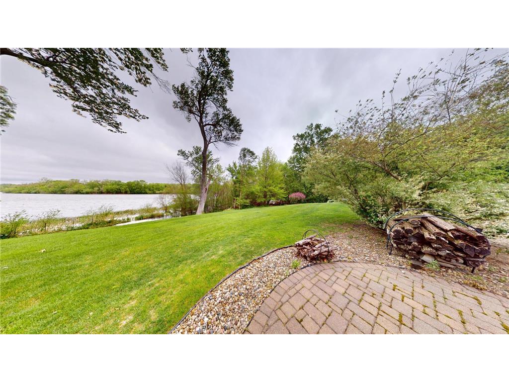 2704 Campus Lane Albert Lea MN 56007 - White 6715116 image46