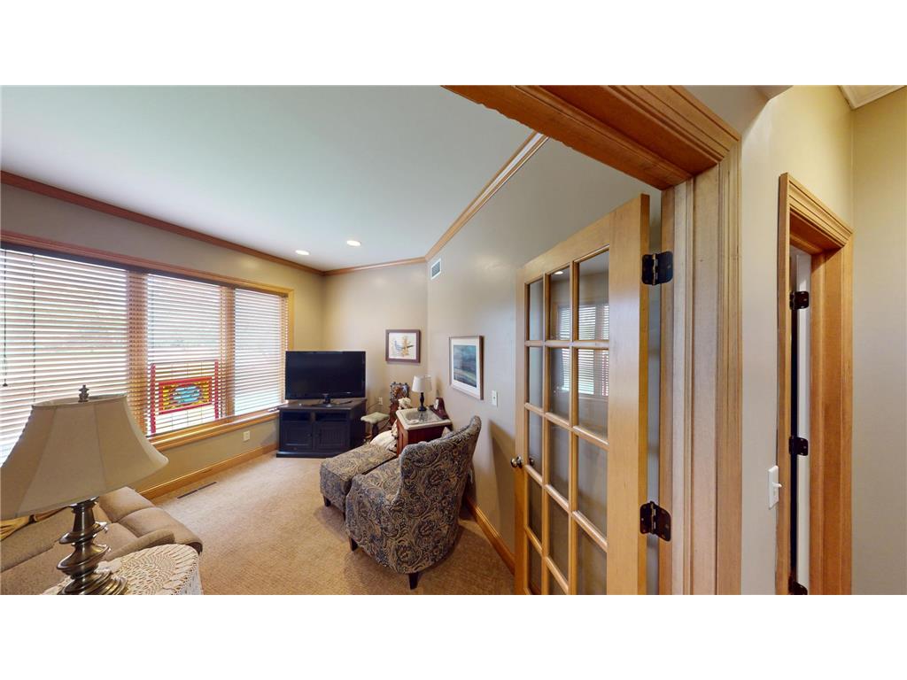 2704 Campus Lane Albert Lea MN 56007 - White 6715116 image8