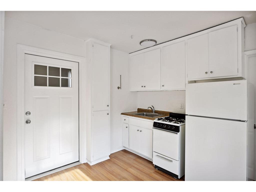 2704 Garfield Avenue Minneapolis MN 55408 6797212 image17