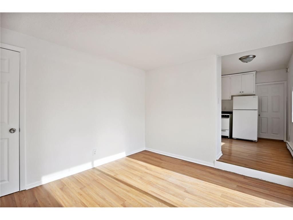 2704 Garfield Avenue Minneapolis MN 55408 6797212 image21