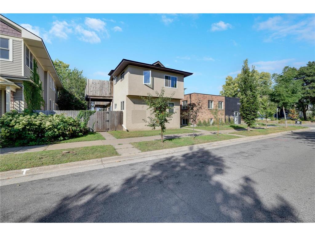 2704 Garfield Avenue Minneapolis MN 55408 6797212 image28