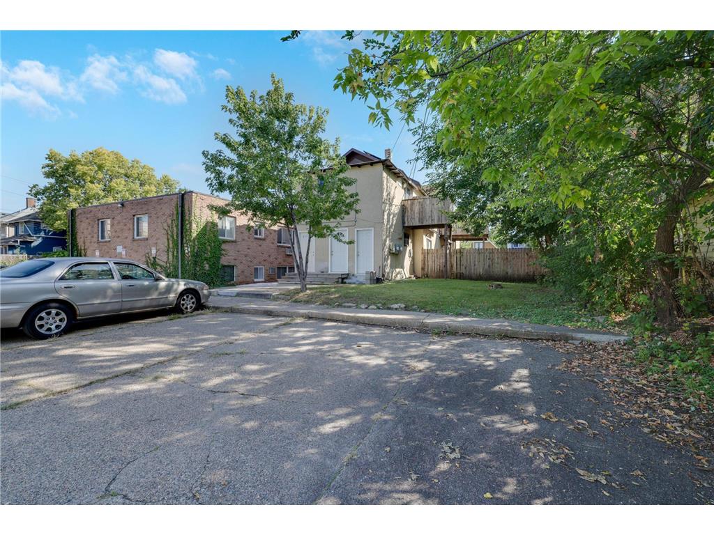 2704 Garfield Avenue Minneapolis MN 55408 6797212 image32