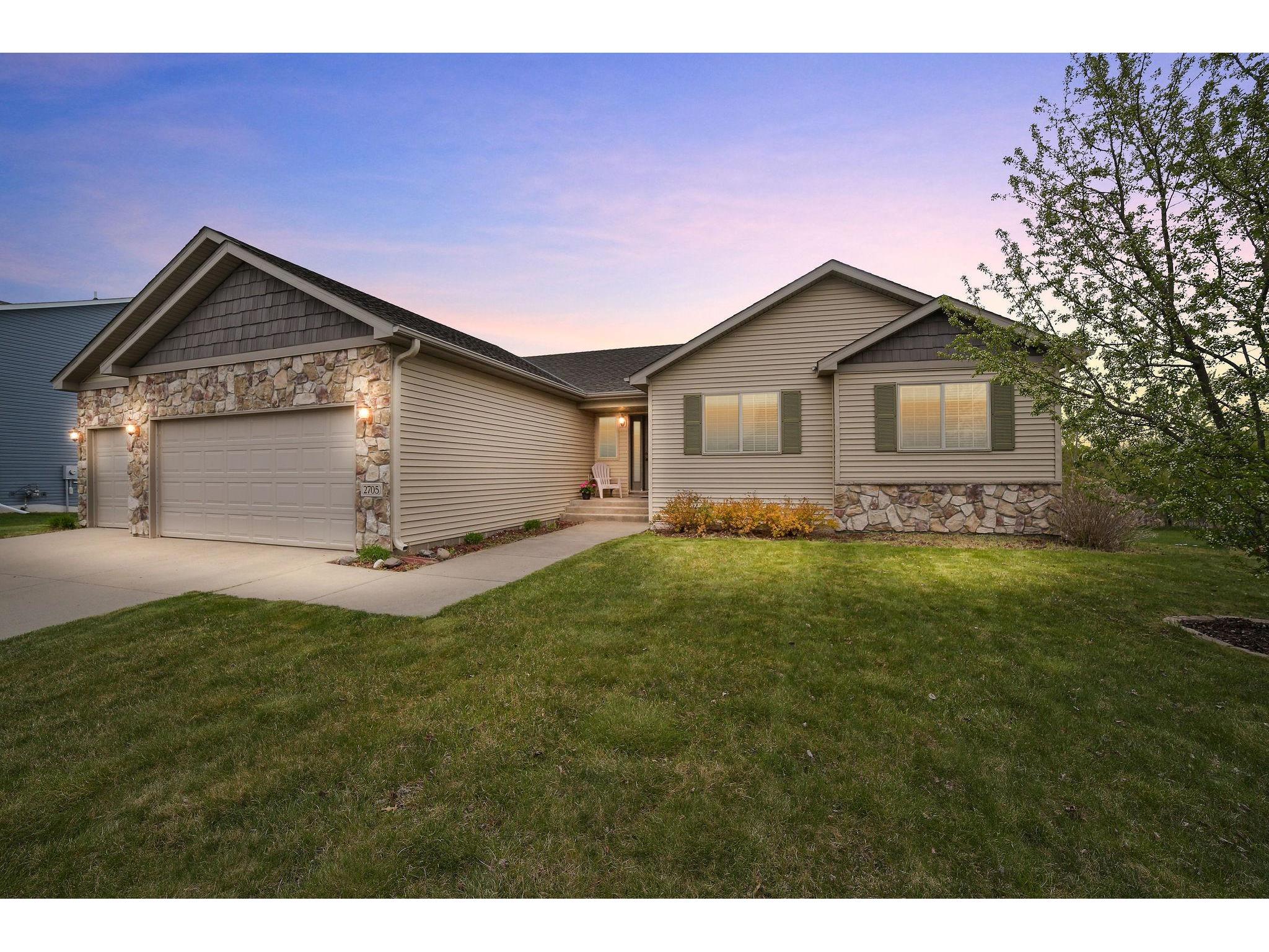 2705 225th Lane NW, Oak Grove, MN 55005 MLS 5753043 Edina Realty