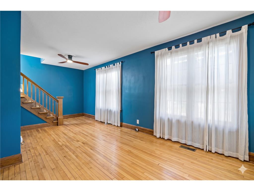 2705 E Minnehaha Parkway Minneapolis MN 55417 7052574 image9