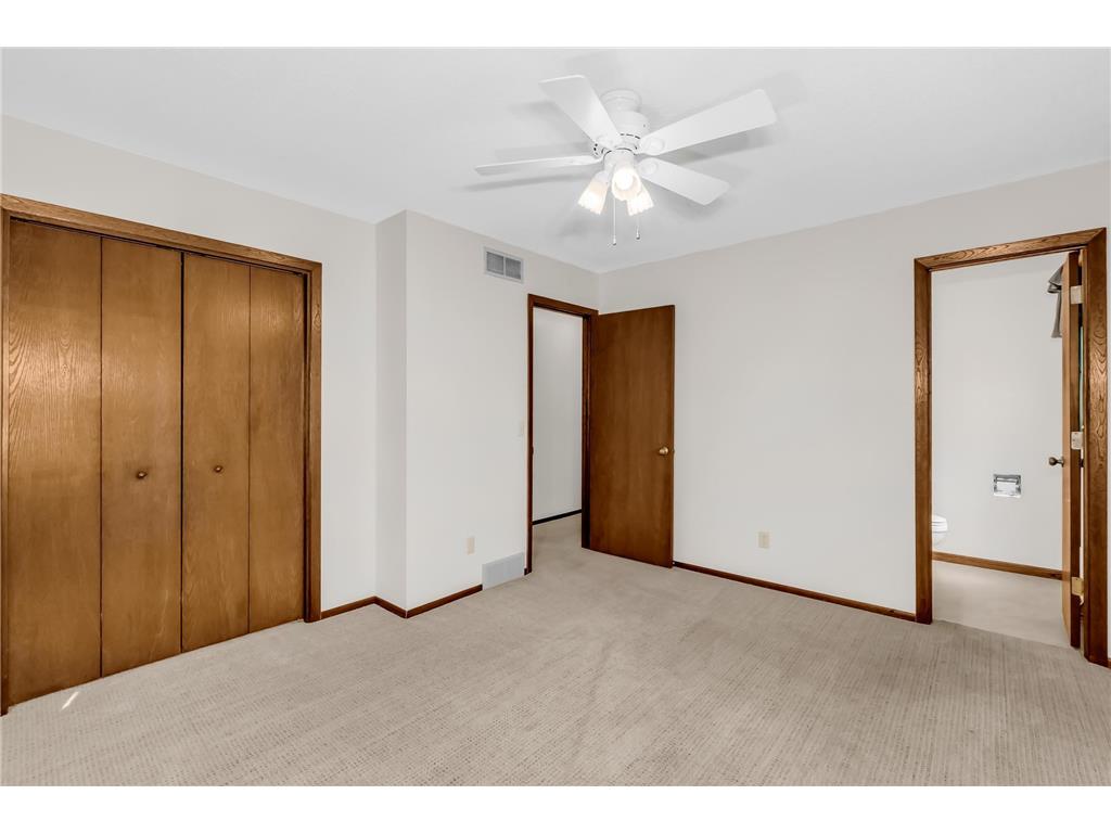 2705 Larch Lane N Plymouth MN 55441 7038363 image16