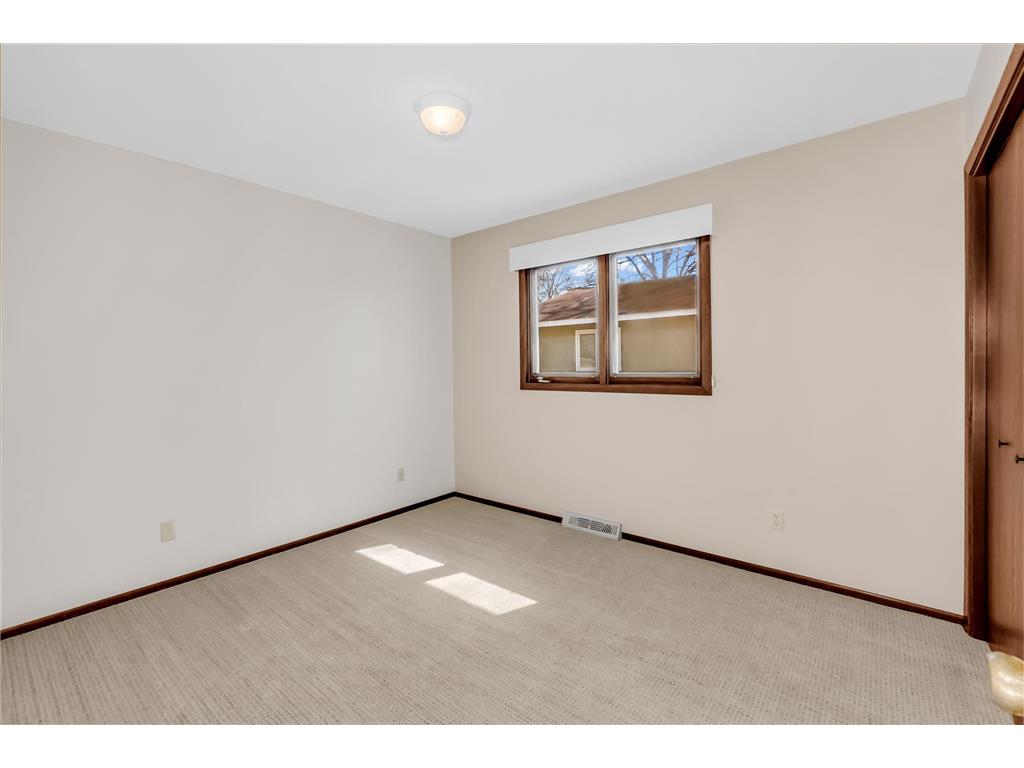2705 Larch Lane N Plymouth MN 55441 7038363 image21